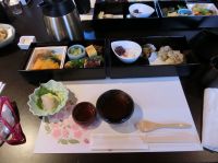 昼食は人気店の千よ福にて